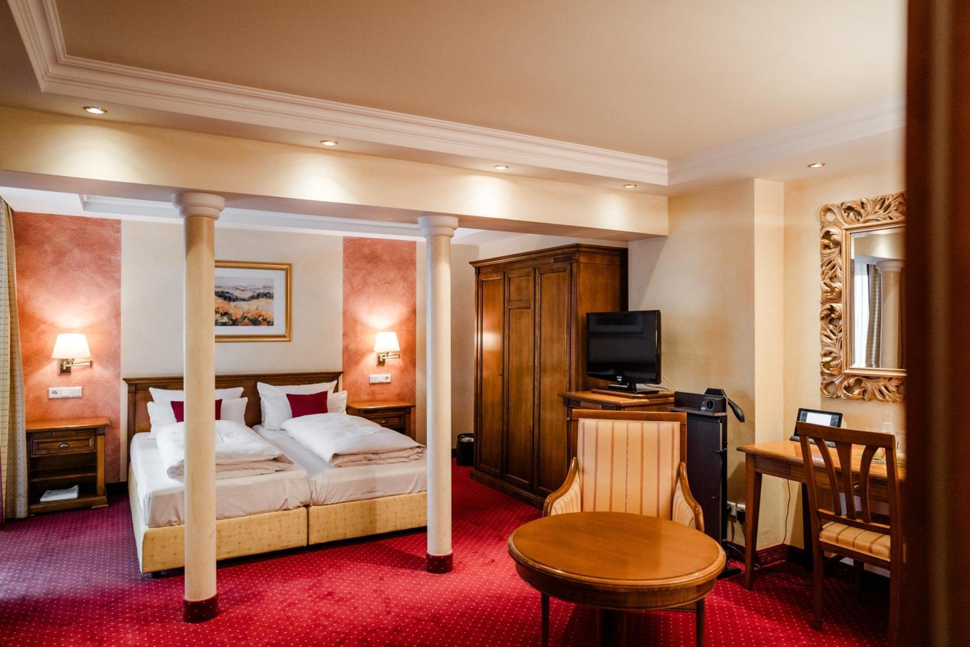 Hotel Antoniushof Ruhstorf an der Rott Eksteriør billede